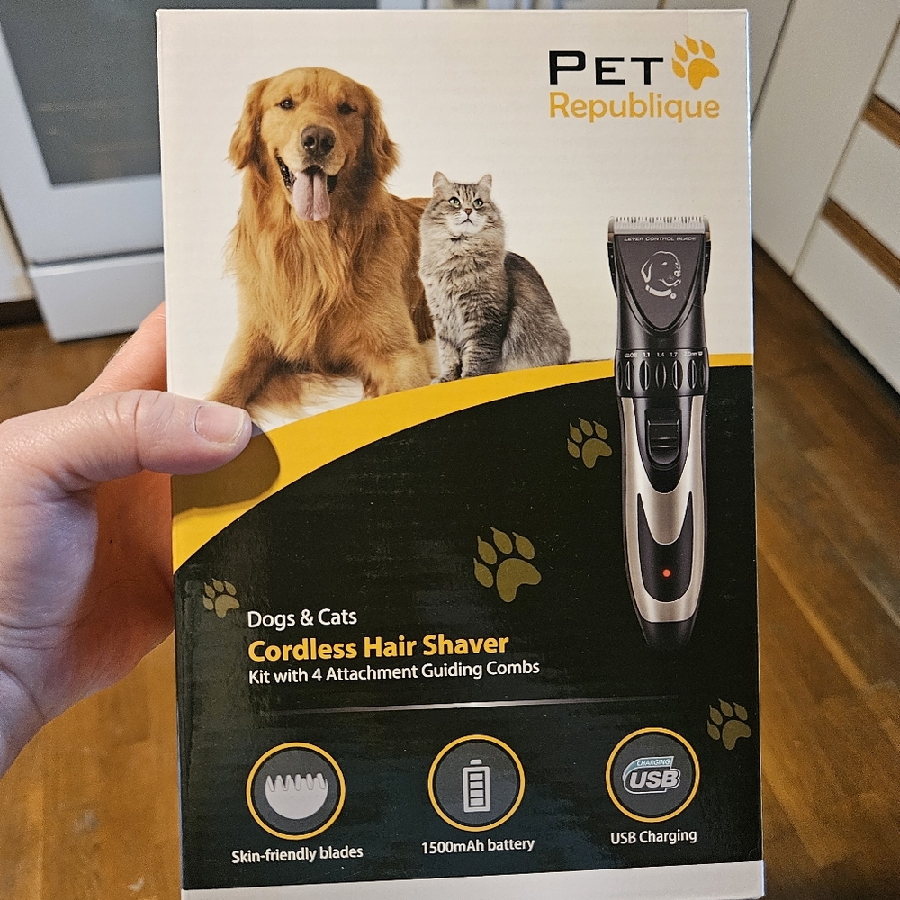 Cordless Hair Shaver for Dogs & Cats - Black and Silver